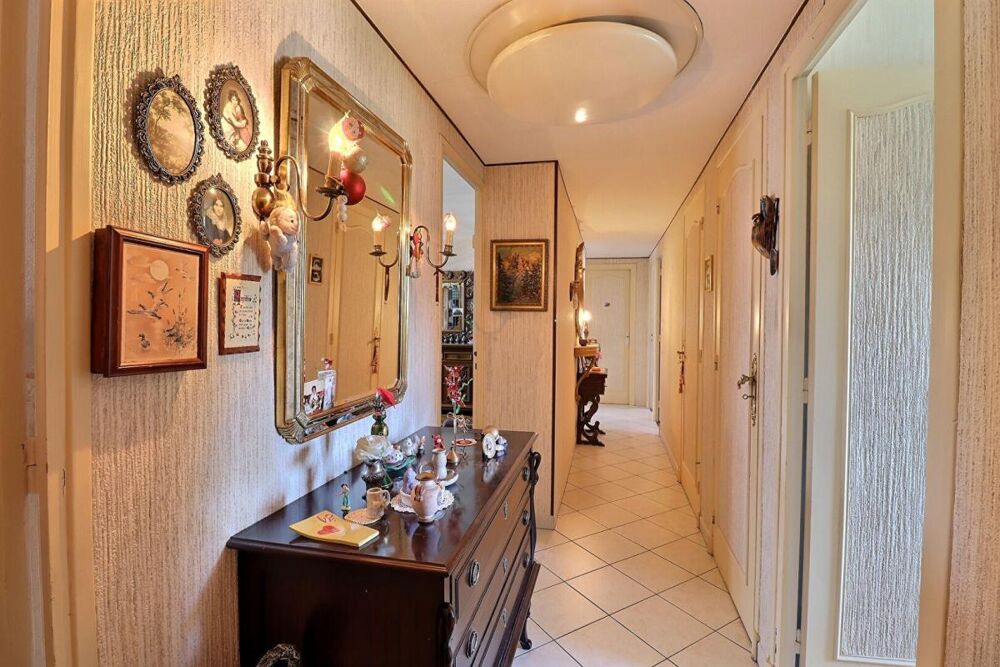 Appartement traversant 5P 82,60 m² Carrez avec balcon + cave Albertville (73200)