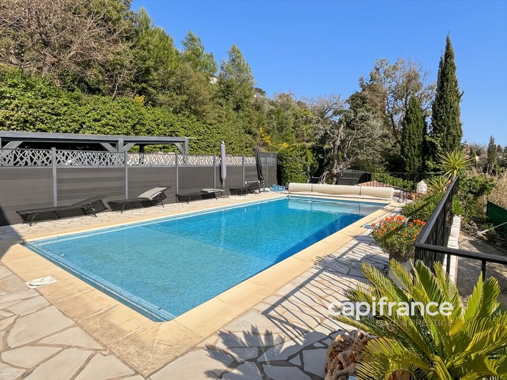 � vendre  Villa Bagnols-en-For�t (83600)