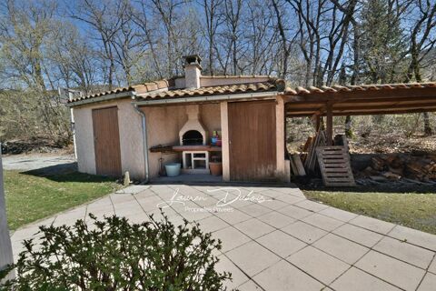   Maison familiale de caract�re sur terrain de 1 500m� Maison - 6 pi�ce(s) - 151 m�