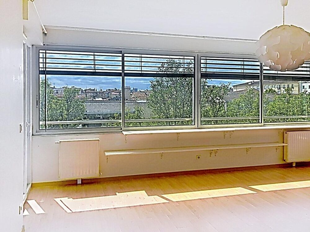 Vente Appartement Appartement T3 lumineux avec deux loggias et parking aux Chartrons Bordeaux