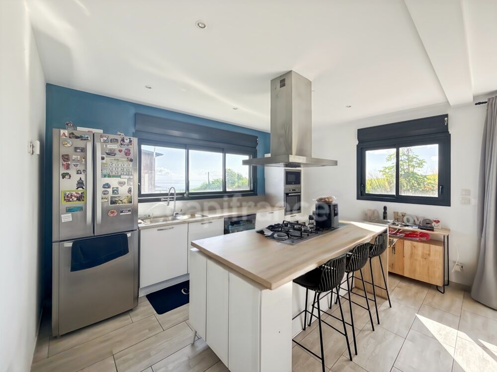 Vente Maison Une maison contemporaine avec vue mer, volumes généreux et cadre de vie privilégié à Sainte-Marie Sainte marie