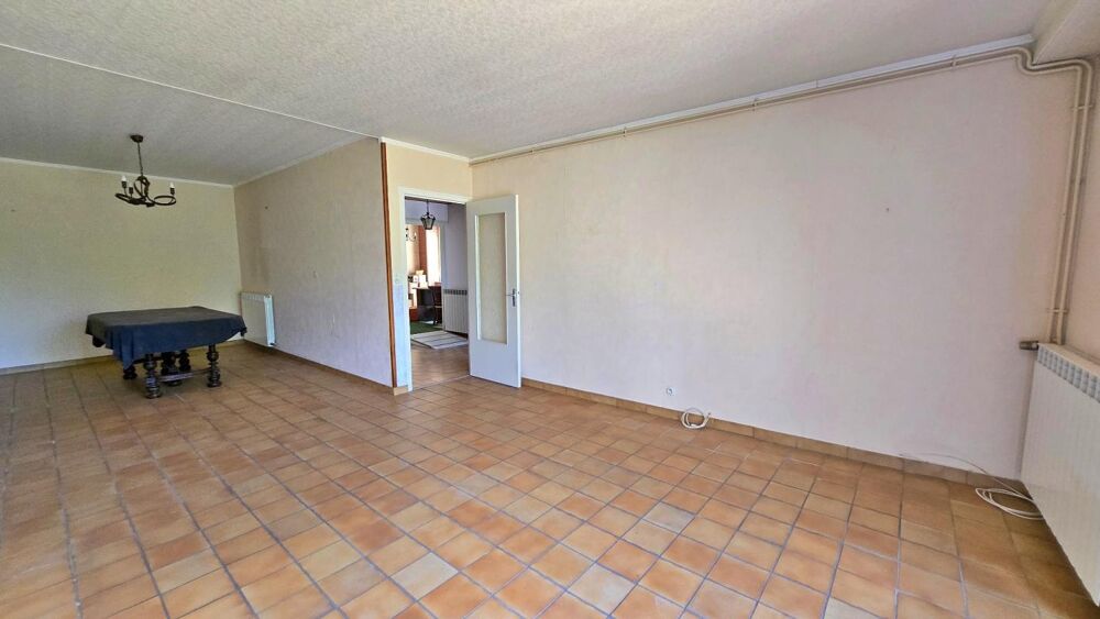 Maison Familiale de 9 chambres avec Grange et Jardin - Centre-Bourg - Calme et Tranquilité