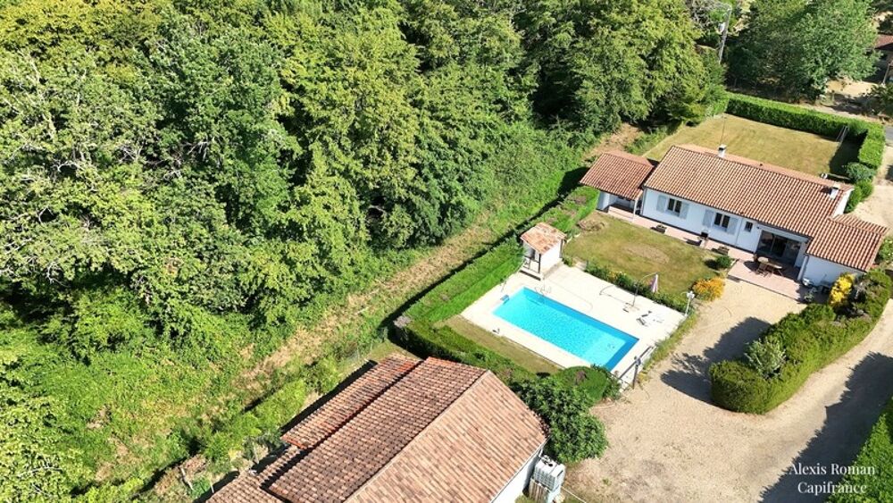 Maison 128 m² avec piscine et grange de 100 m2  3 800 m² de terrain