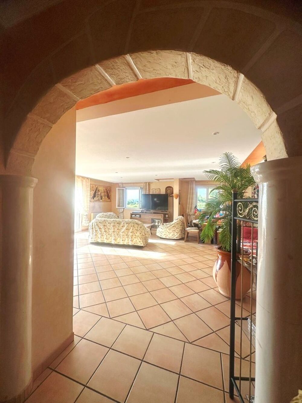 Maison 295 m2 + terrain 1500 m2 PRISSE (71)