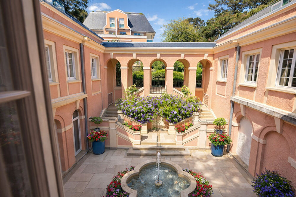 Biarritz  Élégance et prestige dans une demeure historique avec parc, piscine et tennis
