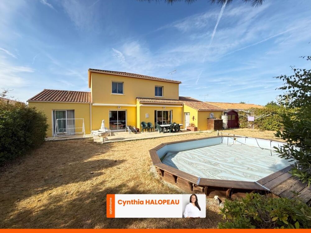 Maison familiale de 161 m² avec piscine  Chauché