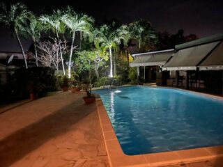  Villa  vendre 9 pices 238 m