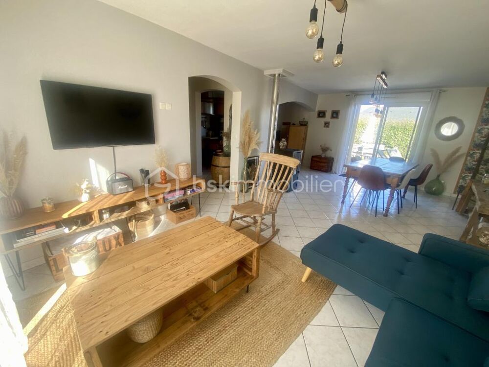 Vente Maison Maison familiale sur demi-niveaux – 4 chambres – Terrain de 890 m² – Double garage Martigne sur mayenne
