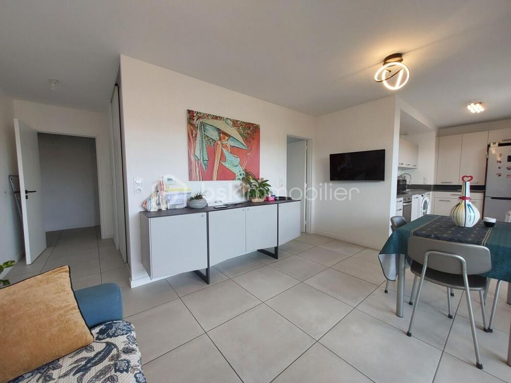 ? CLERMONT-FERRAND  T3 RÉCENT AVEC TERRASSE ET GARAGE EN SOUS-SOL