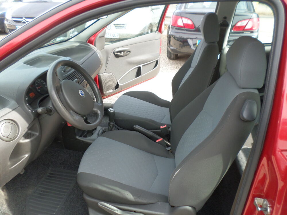 Punto 1,3 16v 70cv multijet Cult II 2006 occasion 13510 &Eacute;guilles