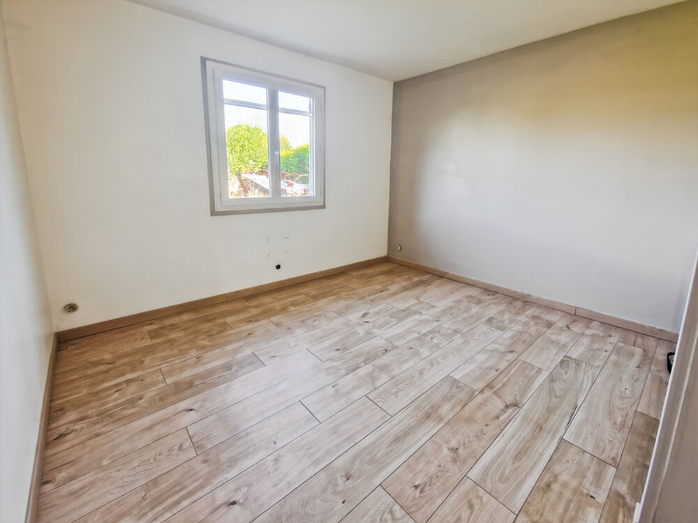 Vente Maison Maison à vendre 5 pièces proche de SAINT JEAN D'ANGELY (17)- 108 m² habitables- jardin- garage- piscine Saint jean d angely