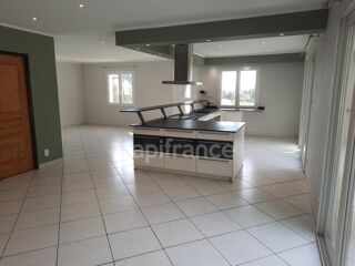  Maison  vendre 8 pices 204 m