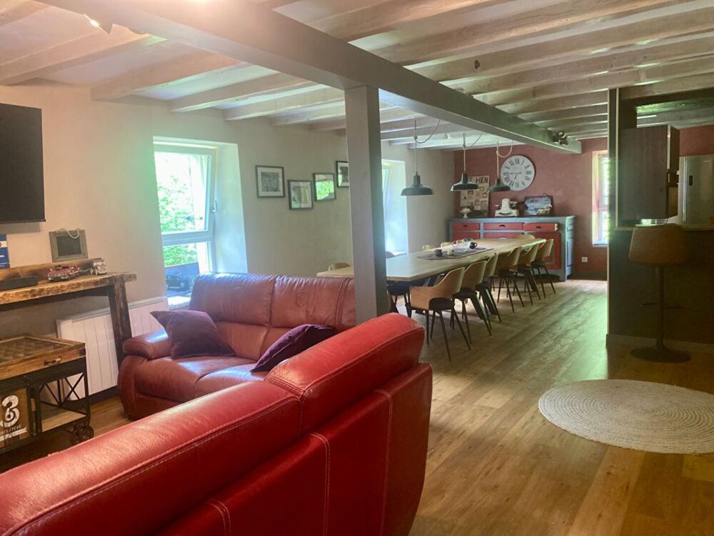 à vendre  Propriété/château Saint-Amour (39160)