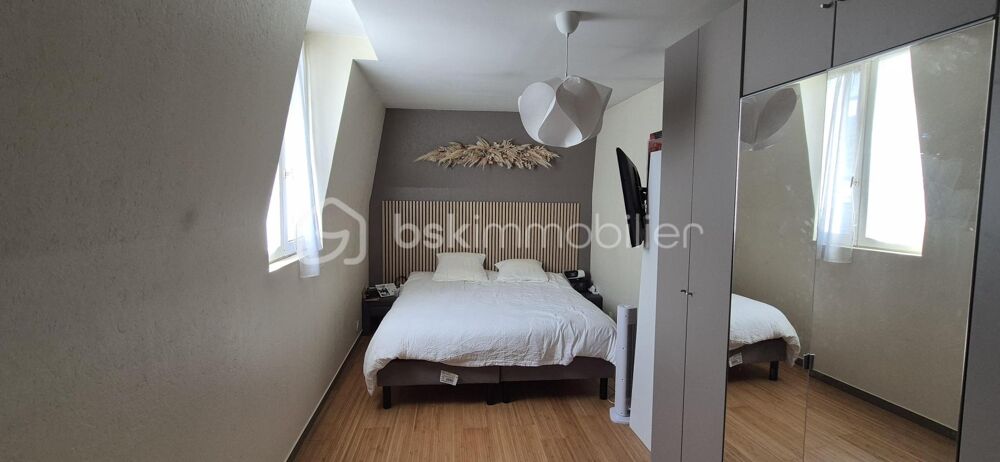 Vente Maison MAISON DE VILLE 127 M² AVEC COUR ET GARAGE Laval