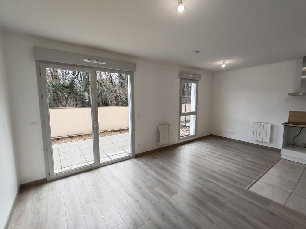 Location Appartement T1 avec terrasse, jardin et parking à VILLEFONTAINE Villefontaine