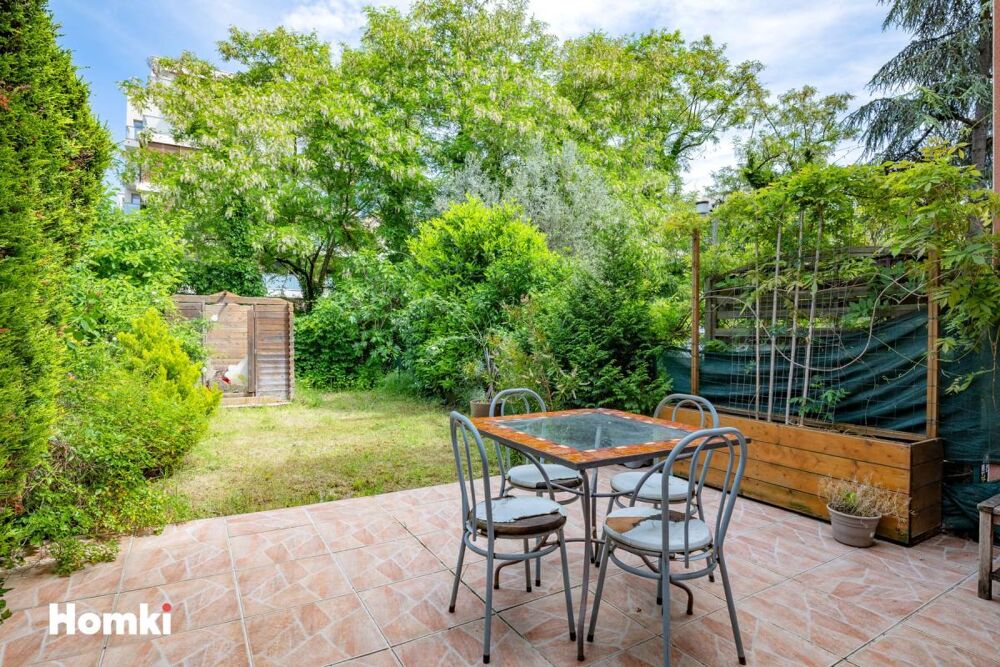 Villeurbanne  Duplex esprit maison avec terrasse, jardin et garage