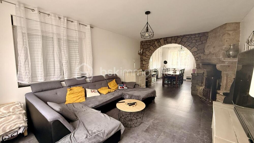 Vente Maison Propriété d'environ 187 m2 à SAINTE-OPPORTUNE Briouze