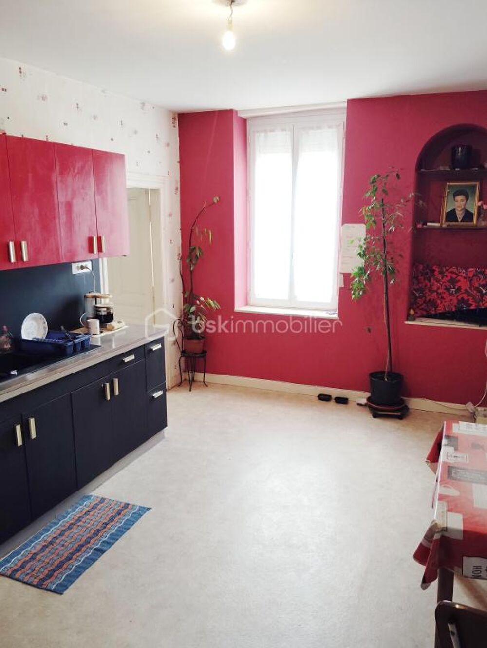 Au calme, maison de 105 m2 habitables SANS TRAVAUX avec garage et sous-sol sur 3131 m2 de terrain dont une partie constructible