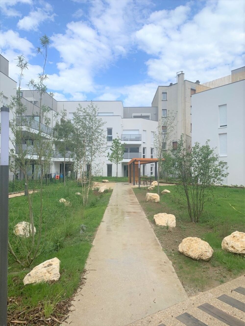 Location Appartement T4 avec balcons et double parking à NOISY LE SEC Noisy le sec