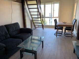  Appartement à louer 5 pièces 86 m²