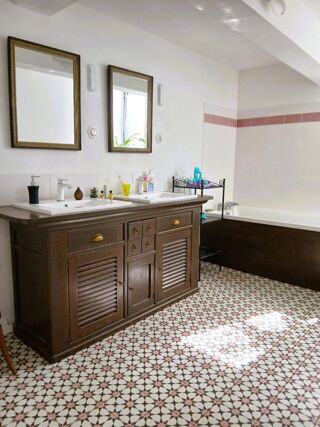  Propriété/château à vendre 7 pièces 305 m²