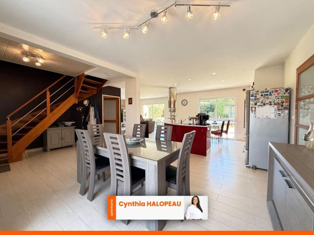 Maison familiale de 161 m² avec piscine  Chauché