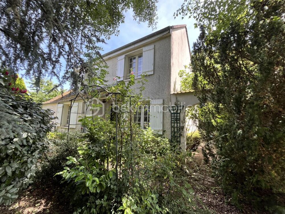 Charmante maison de village nichée dans un écrin de verdure