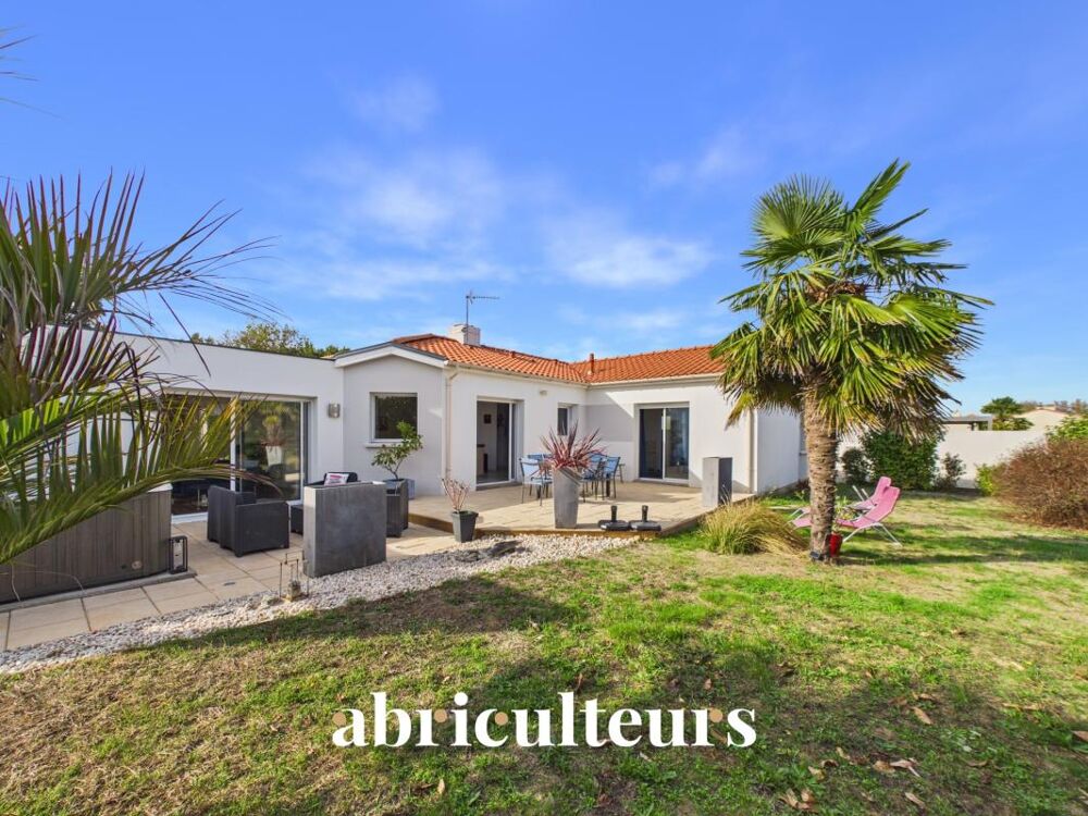 Belle maison contemporaine de plain pied sur terrain de 1000 m2 en vente à Sainte-Pazanne (44680)