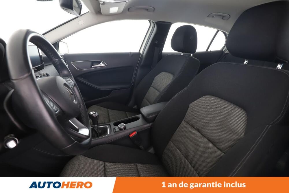 Classe GLA 180 Intuition 122 ch 2015 occasion 92130 Issy-les-Moulineaux