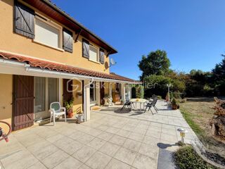 Vente Propriété/Château Belle propriété au calme, 3 chambres, vue sur les Pyrénées avec piscine de 10X5 et son magnifique terrain de 6391 mètres Tillac