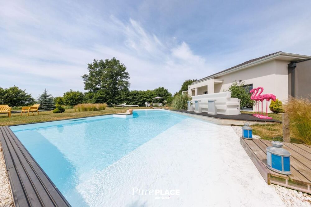 Villa darchitecte contemporaine avec piscine chauffée et vues sur le Puy de Dôme et le Sancy