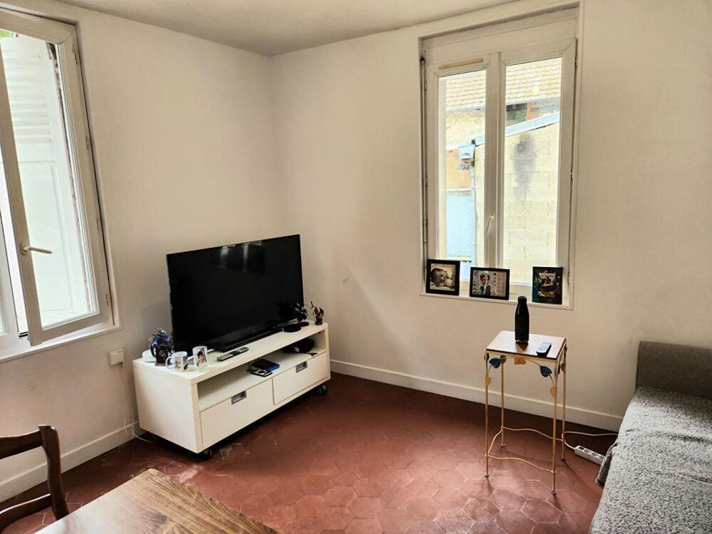 Exclusivité - Les Andelys - Immeuble de rapport de 3 logements dont 2 loués pour une rentabilité de 18.240 par an.- Prix 195.90