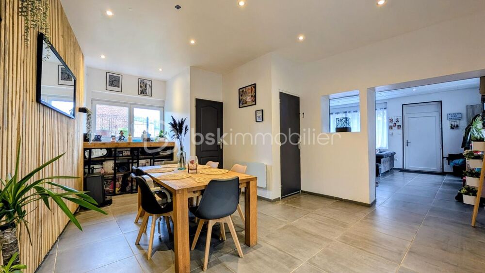 Maison individuelle 160 m² entièrement rénovée  5 chambres  Garage  Jardin Sud