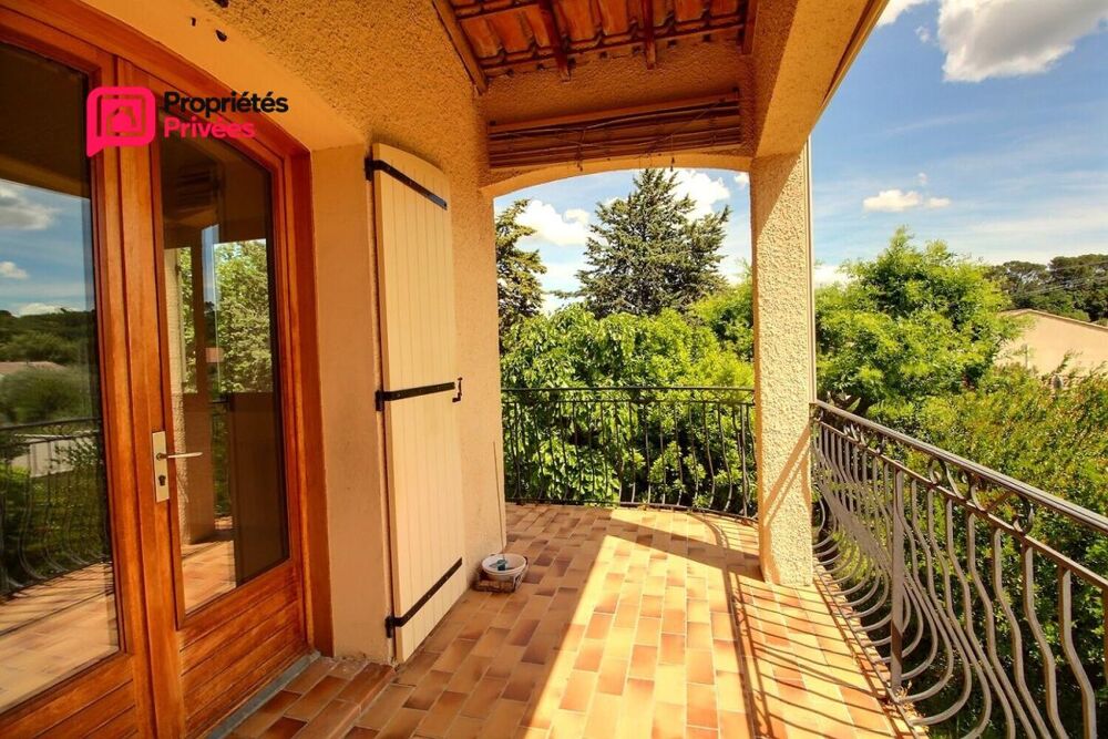 Spacieuse maison 4 chambres, un bureau ,grand garage, atelier, avec vue., au calme