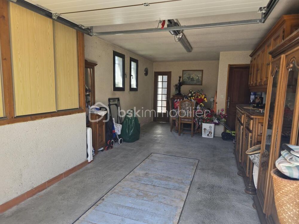 VIANNE-MAISON DE VILLAGE AVEC JARDIN- 3 CHAMBRES- GARAGE ET PIECES ANNEXES