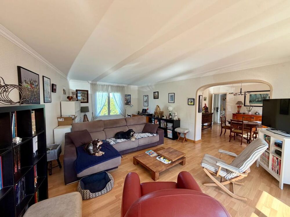Maison de 8 pièces de 141 m² à La Chapelle-Saint-Laurent