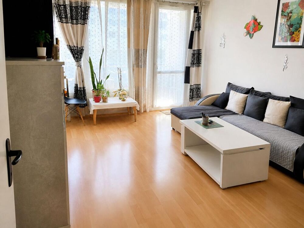 Vente Appartement Appartement Villeneuve Saint Georges 3 pièces de 66 m2 + une cave en rez-de-chaussée Villeneuve saint georges