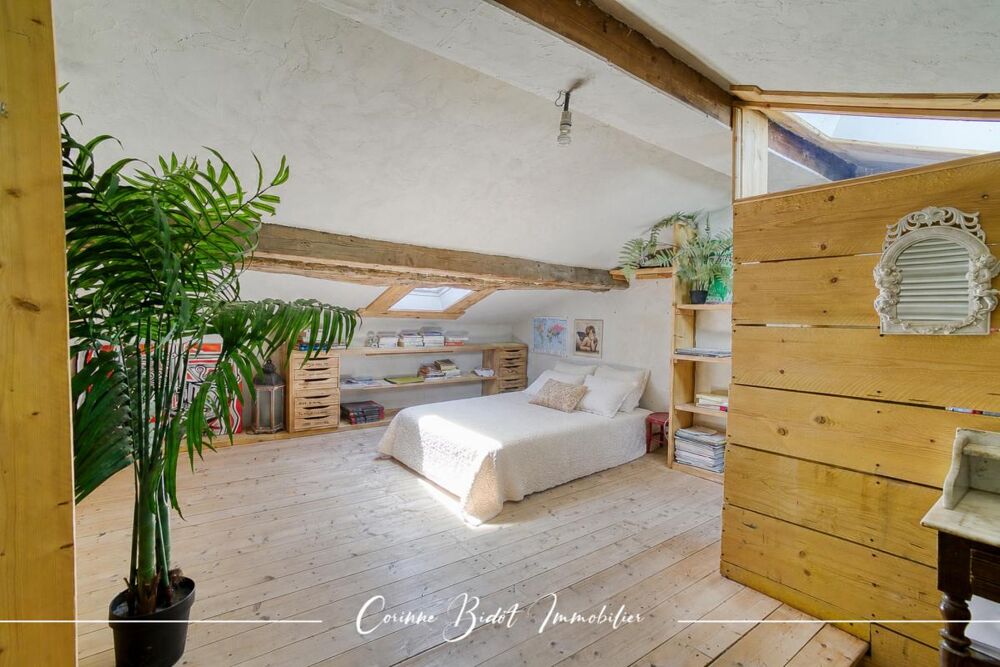 à vendre  Propriété/château Saint-Pierre-de-Chandieu (69780)