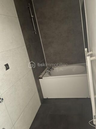  Immeuble  vendre 12 pices 400 m