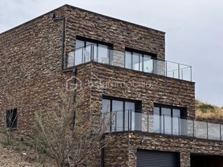  Villa  vendre 4 pices 228 m