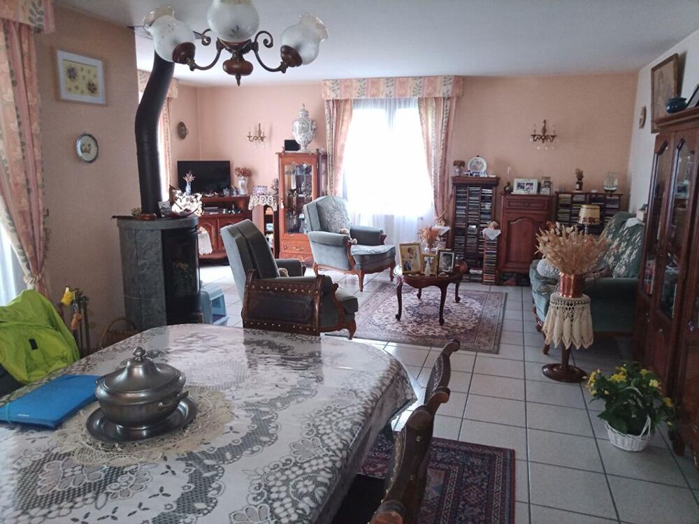 Ceyrat (63), VIAGER OCCUPE, maison de 132 m2 habitables sur 846 m2 de terrain