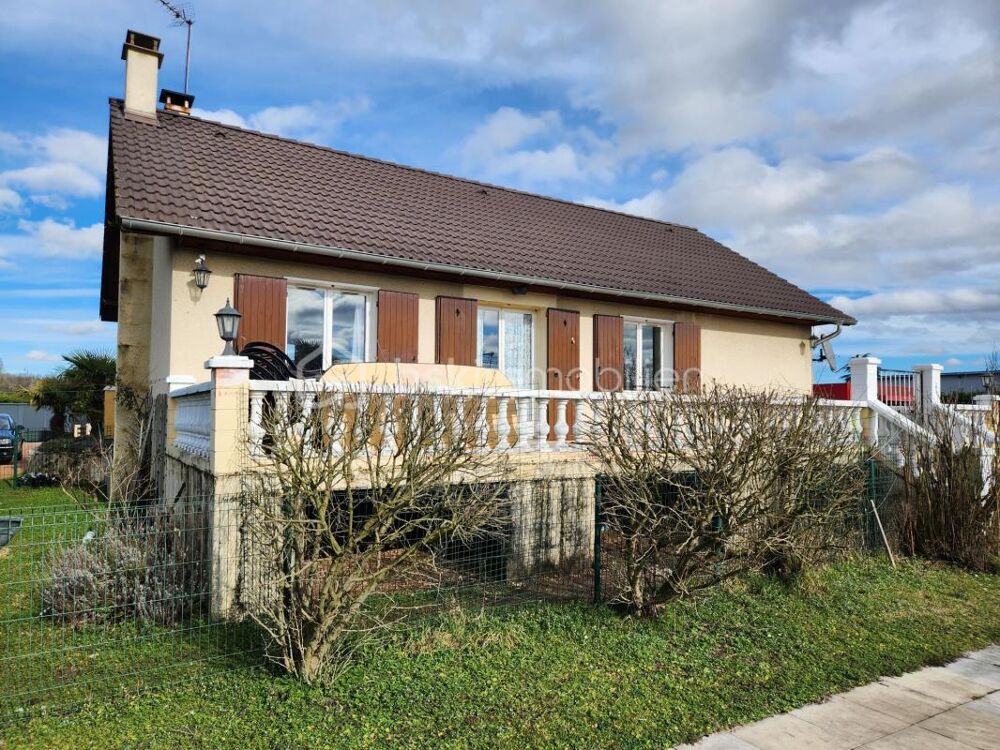 Maison familiale 4 pièces de 89 m² avec grand jardin arboré de 1 747 m²  Belles prestations