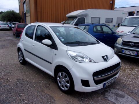 Peugeot 107 1,0i PACK 70CV 2011 occasion &Eacute;guilles 13510