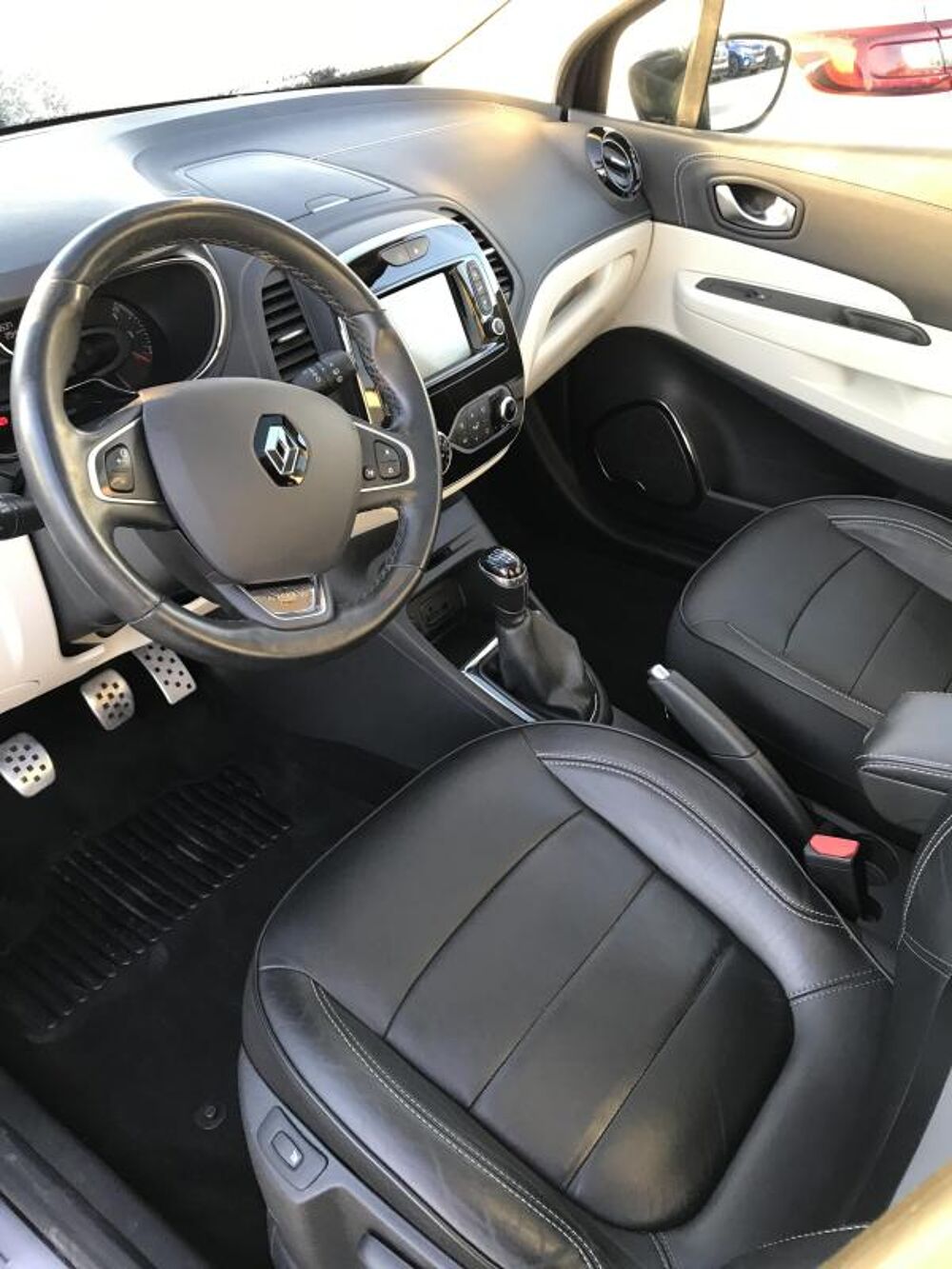 Captur TCE 130 INITIALE PARIS 2019 occasion 38160 Chatte