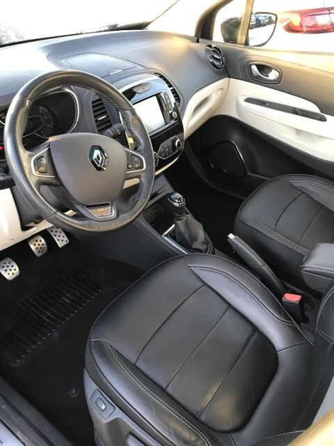 Captur TCE 130 INITIALE PARIS 2019 occasion 38160 Chatte