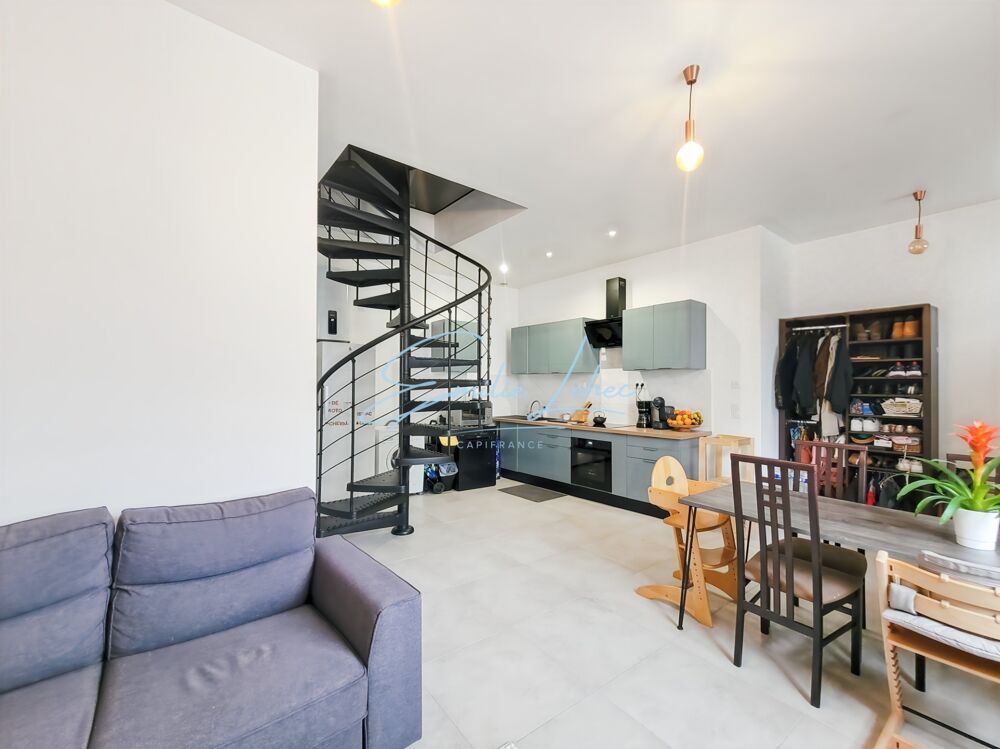 NEVEZ - Superbe duplex T3 rénové, esprit loft, à 7 minutes des plages, au calme, centre bourg!