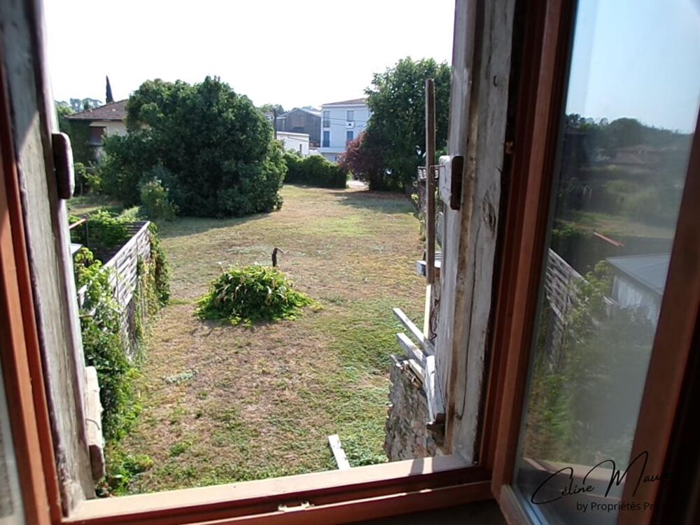 Maison mitoyenne à rénover - Fort potentiel - Terrain de 670 m2