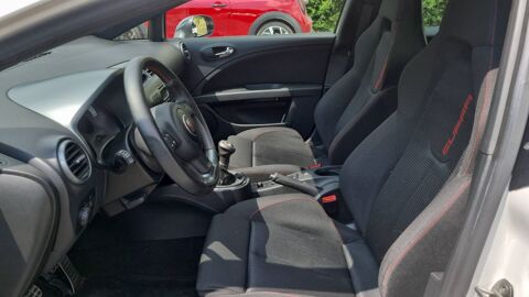 Leon Cupra II 2.0 TSI 240 - Premi&egrave;re main Entretien constructeur 2009 occasion 69340 Francheville