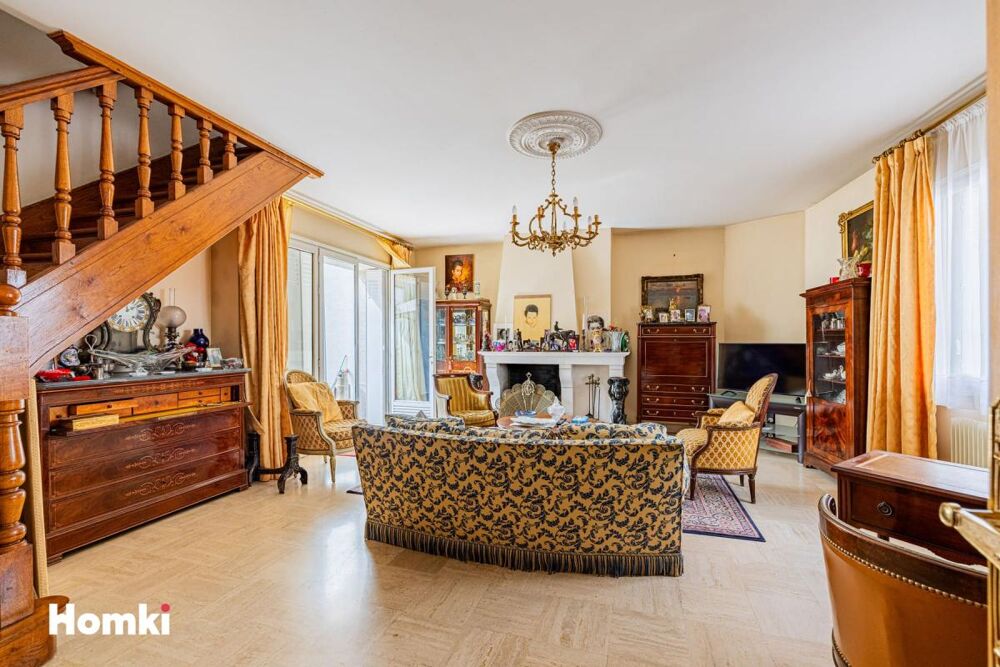 Vente Maison MAISON T6 FAMILIALE DE 210 M² AVEC COUR, GARAGE ET 120 M² DE SOUS-SOL AMÉNAGÉ - SAINT OUEN Saint ouen sur seine