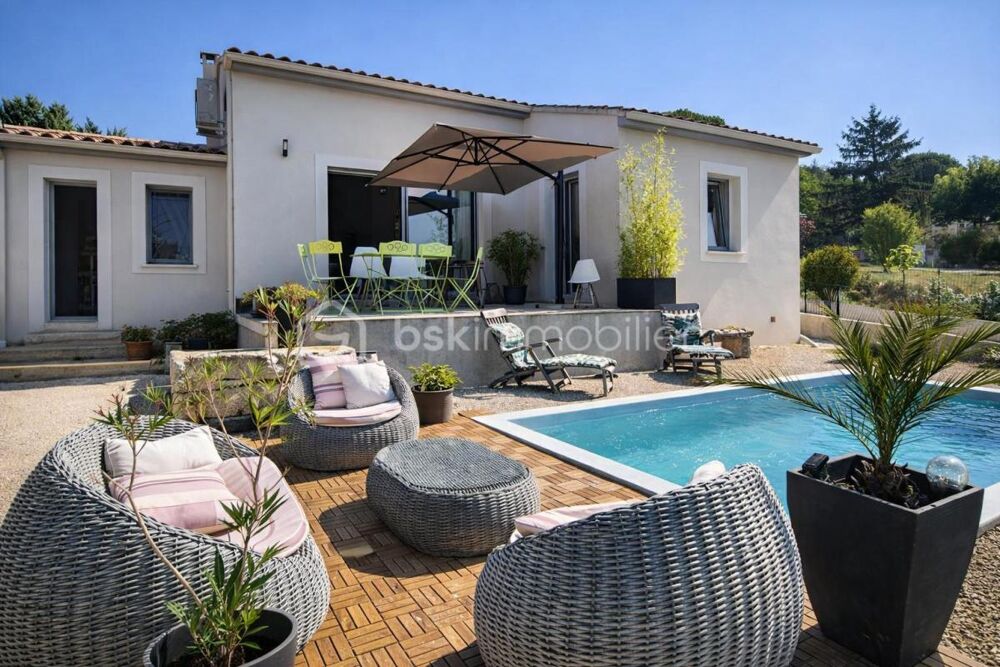VISAN  Maison contemporaine de plain-pied avec piscine, prestations haut de gamme et environnement privilégié